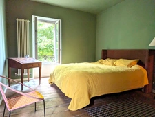 QUINSAC - beautiful character stone house of 160 m² with exceptional view of the river
