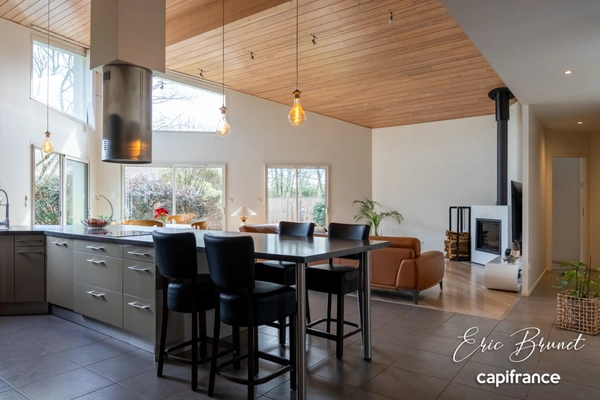 MIOS - Maison d'architecte aux prestations de qualité - 6 pieces avec garage et piscine