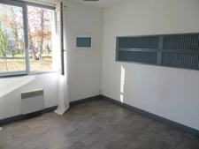 SAINT MAGNE - maison de plain-pied de 108 m² + annexes sur terrain d’une superficie de 6 600 m² divisible