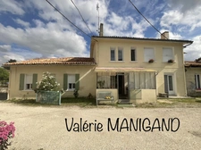 Dpt Dordogne (24), à vendre proche de SAINT AULAYE-PUYMANGOU maison P9 de 260 m² - Terrain de 1 273 m² 
