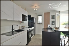 Appartement à vendre 3 pièces ,2 places de parking ,dernier étage AGDE (34)