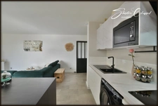 Appartement à vendre 3 pièces ,2 places de parking ,dernier étage AGDE (34)