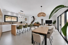   Villa contemporaine 196 m² – Vue exceptionnelle, piscine et 5 chambres à Neffiès