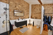 Florensac – Maison de village rénovée avec extérieur, deux chambres et climatisation