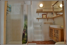 CAUX – MAISON DE VILLAGE AVEC GARAGE, ATELIER ET TERRASSE