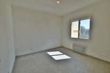 Maison à vendre 4 pièces ,double garage et veranda AGDE (34)