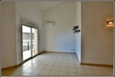  Pézenas – Dernier étage – T2 avec mezzanine, terrasse, climatisation et parking