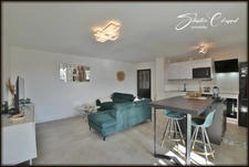 Appartement à vendre 3 pièces ,2 places de parking ,dernier étage AGDE (34)