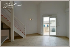  Pézenas – Dernier étage – T2 avec mezzanine, terrasse, climatisation et parking
