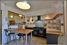 CAUX – MAISON DE VILLAGE AVEC GARAGE, ATELIER ET TERRASSE
