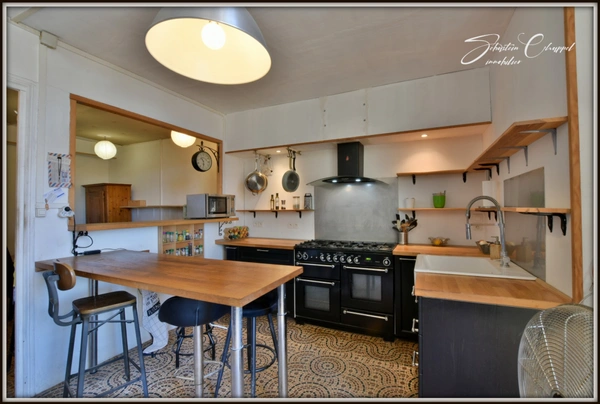 CAUX – MAISON DE VILLAGE AVEC GARAGE, ATELIER ET TERRASSE