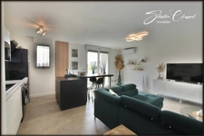 Appartement à vendre 3 pièces ,2 places de parking ,dernier étage AGDE (34)