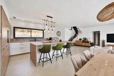  Villa contemporaine 196 m² – Vue exceptionnelle, piscine et 5 chambres à Neffiès