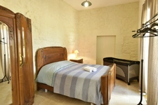 Bouches-du-Rhône department (13), for sale in TARASCON: 6-room house of 300 m² - Land of 2558 m² 