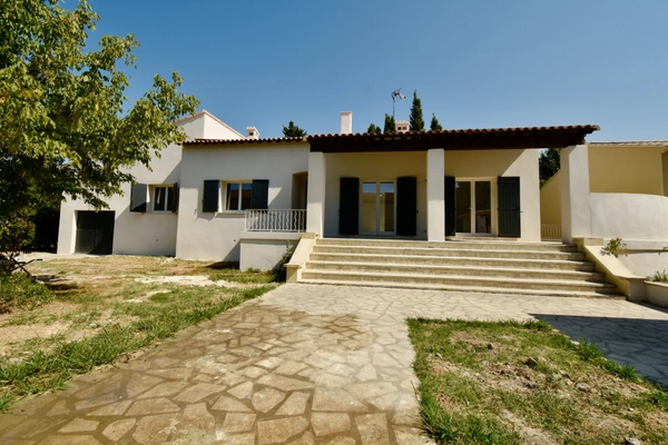 Maison à vendre 5 pièces FONTVIEILLE (13)