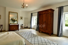 Bouches-du-Rhône department (13), for sale in TARASCON: 6-room house of 300 m² - Land of 2558 m² 