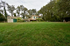 Dpt Bouches du Rhône (13), à vendre FONTVIEILLE propriete P5   