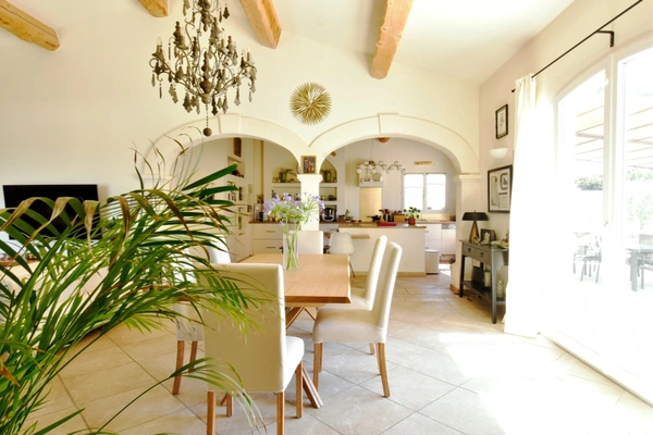 Maison à vendre 5 pièces FONTVIEILLE (13)