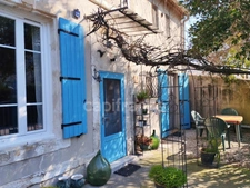 Maison en pierre de caractère au Sambuc – 3 chambres, terrasse et charme authentique en Camargue
