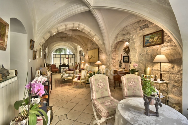 Maison à vendre 7 pièces TARASCON (13)