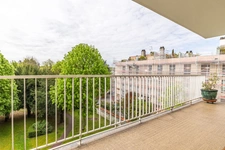 Saint-Cloud - Pasteur district - 85m² - 3 bedrooms - Terrace
