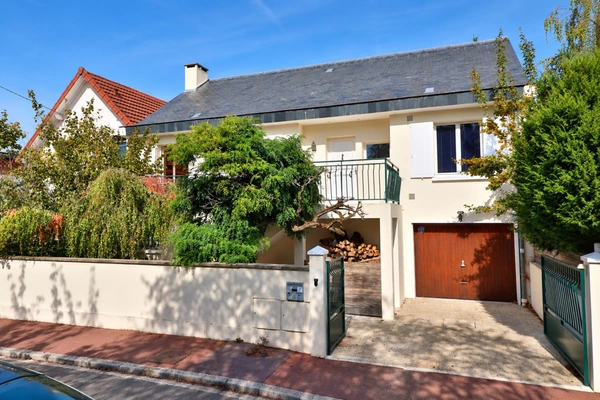 Rueil-Malmaison – Belles Rives – Maison familiale 161 m² – 3 chambres – Garage – RER A à pied