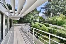 Chatou - Villa d'architecte 8 pièces - Jardin paysagé - Quartier recherché