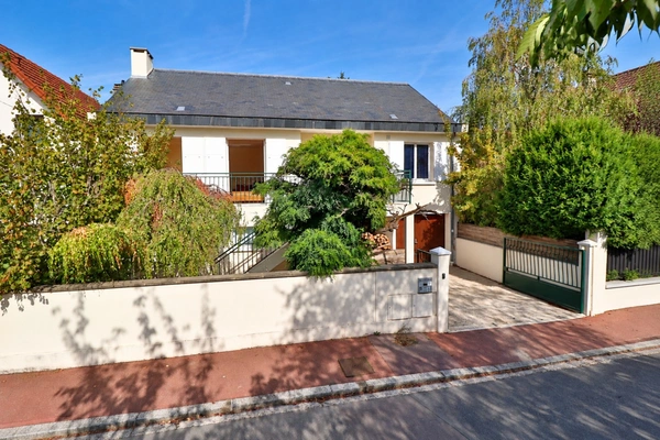 Rueil-Malmaison – Belles Rives – Maison familiale 161 m² – 3 chambres – Garage – RER A à pied