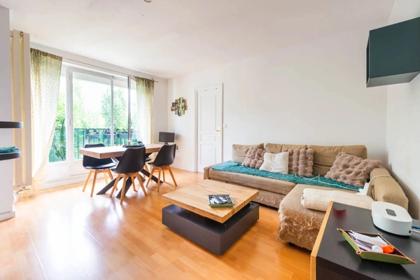 Vaucresson - 2 pièces - 46m² - parking - cave - Loggia - Loué
