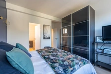 For Sale Garches (92) - 110m² renovated - 3 bedrooms - Balcony 