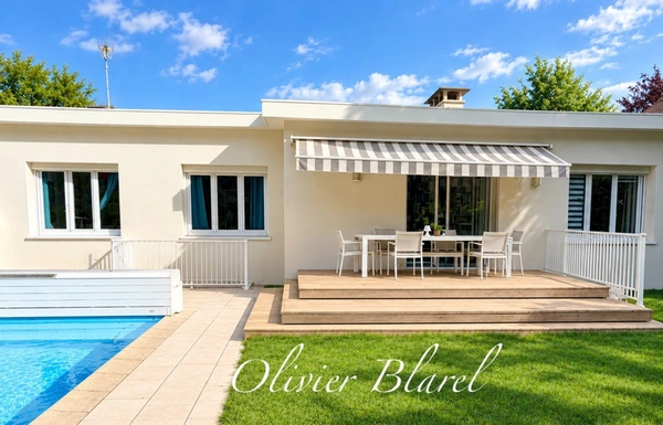 La Celle-Saint-Cloud – Villa familiale avec piscine – Parcelle de 967 m² – Gare à 3 minutes à pied