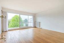 Saint-Cloud - Pasteur district - 85m² - 3 bedrooms - Terrace