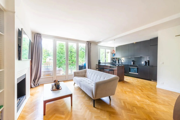 Saint-Cloud - Quartier Val d’Or - 71m² rénové - 3 chambres - Balcon - Gare 4mn