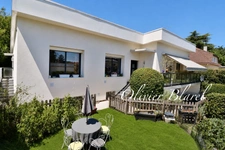 La Celle-Saint-Cloud – Villa familiale avec piscine – Parcelle de 967 m² – Gare à 3 minutes à pied