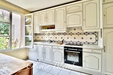 For sale in Rueil-Malmaison – Buzenval district – 190m² family home with 5 bedrooms in a private estate 