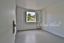 A vendre Le Plessis Robinson - 69m² rénové - 2 chambres - Balcon - Box - Gare 10mn
