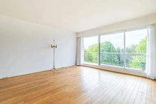 Saint-Cloud - Pasteur district - 85m² - 3 bedrooms - Terrace