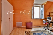 For sale in Rueil-Malmaison – Buzenval district – 190m² family home with 5 bedrooms in a private estate 