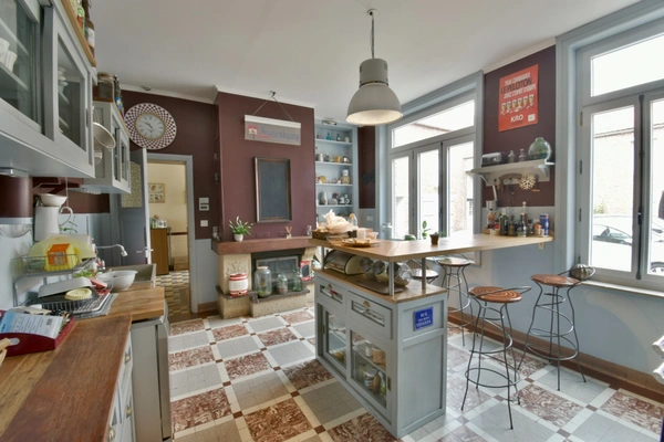 Ancienne ferme au carré de caractère – 205 m² habitables avec dependance et terrain