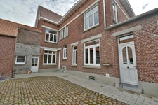 Ancienne ferme au carré de caractère – 205 m² habitables avec dependance et terrain