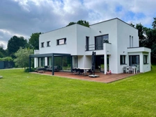 Villa d’architecte de 285 m² sur parc paysager de 2900 m²