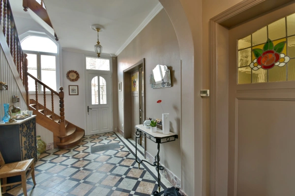 Ancienne ferme au carré de caractère – 205 m² habitables avec dependance et terrain