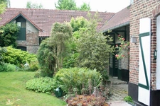 FERME AU CARRE DE CARACTERE AVEC HABITATION ET REVENUS LOCATIFS