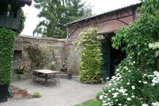 FERME AU CARRE DE CARACTERE AVEC HABITATION ET REVENUS LOCATIFS