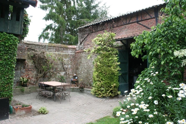 FERME AU CARRE DE CARACTERE AVEC HABITATION ET REVENUS LOCATIFS