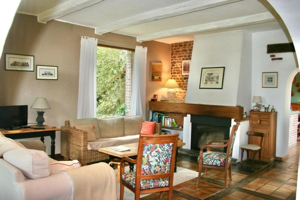 FERME AU CARRE DE CARACTERE AVEC HABITATION ET REVENUS LOCATIFS