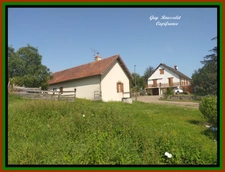 PROPRIETE A VENDRE FAITE D'UNE MAISON, D'UNE GRANGE, D'UN GRAND TERRAIN