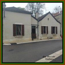 Maison à vendre de campagne-Garage-Dépendance   (4 pièces CRY SUR ARMANCON)