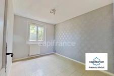Maison de plain-pied, fonctionnelle, 5 chambres