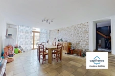 Courlon – Maison familiale 188 m² – 4 chambres – Terrain arboré 1 400 m² – Pompe à chaleur